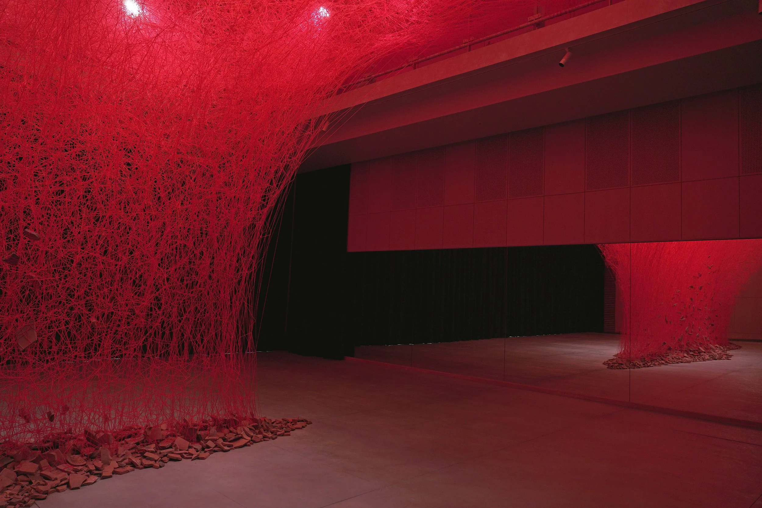 塩田千春　Chiharu Shiota CHIHARU SHIOTA–塩田千春